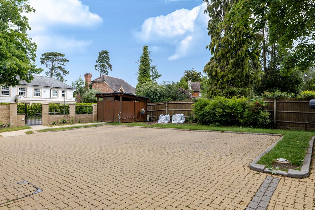Westhall Road